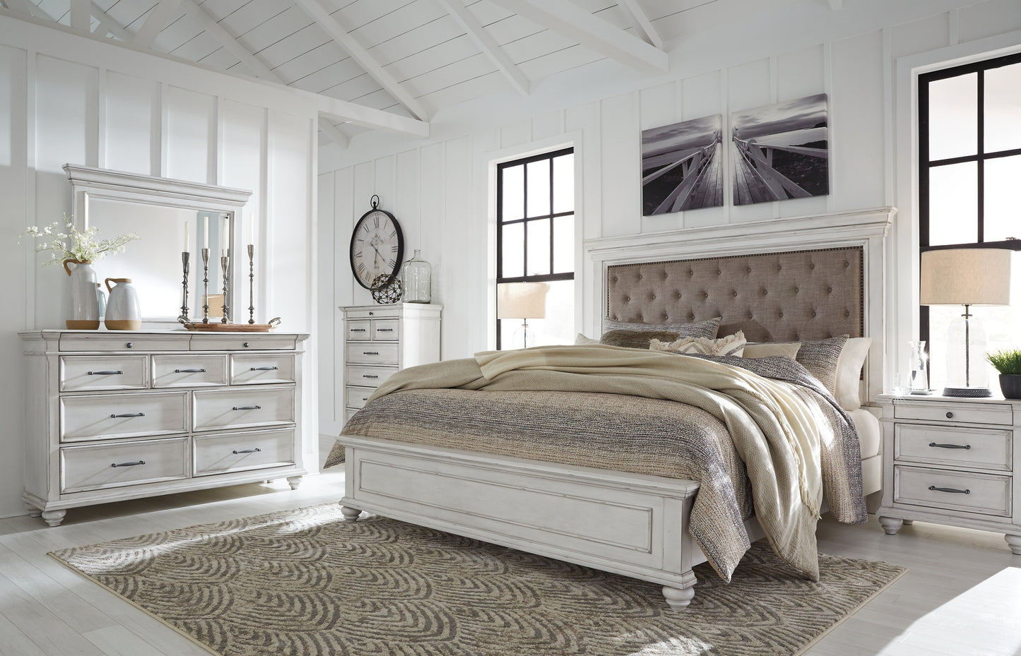 Kanwyn Panel Bed