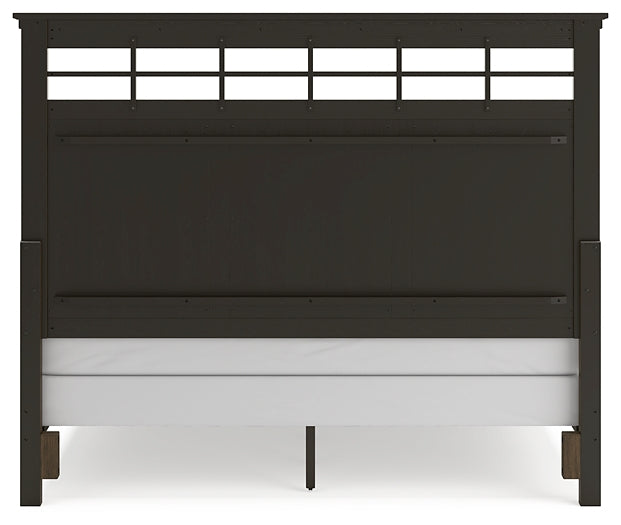 Shawbeck Panel Bed