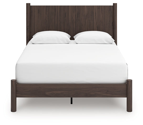 Pamytta Panel Platform Bed
