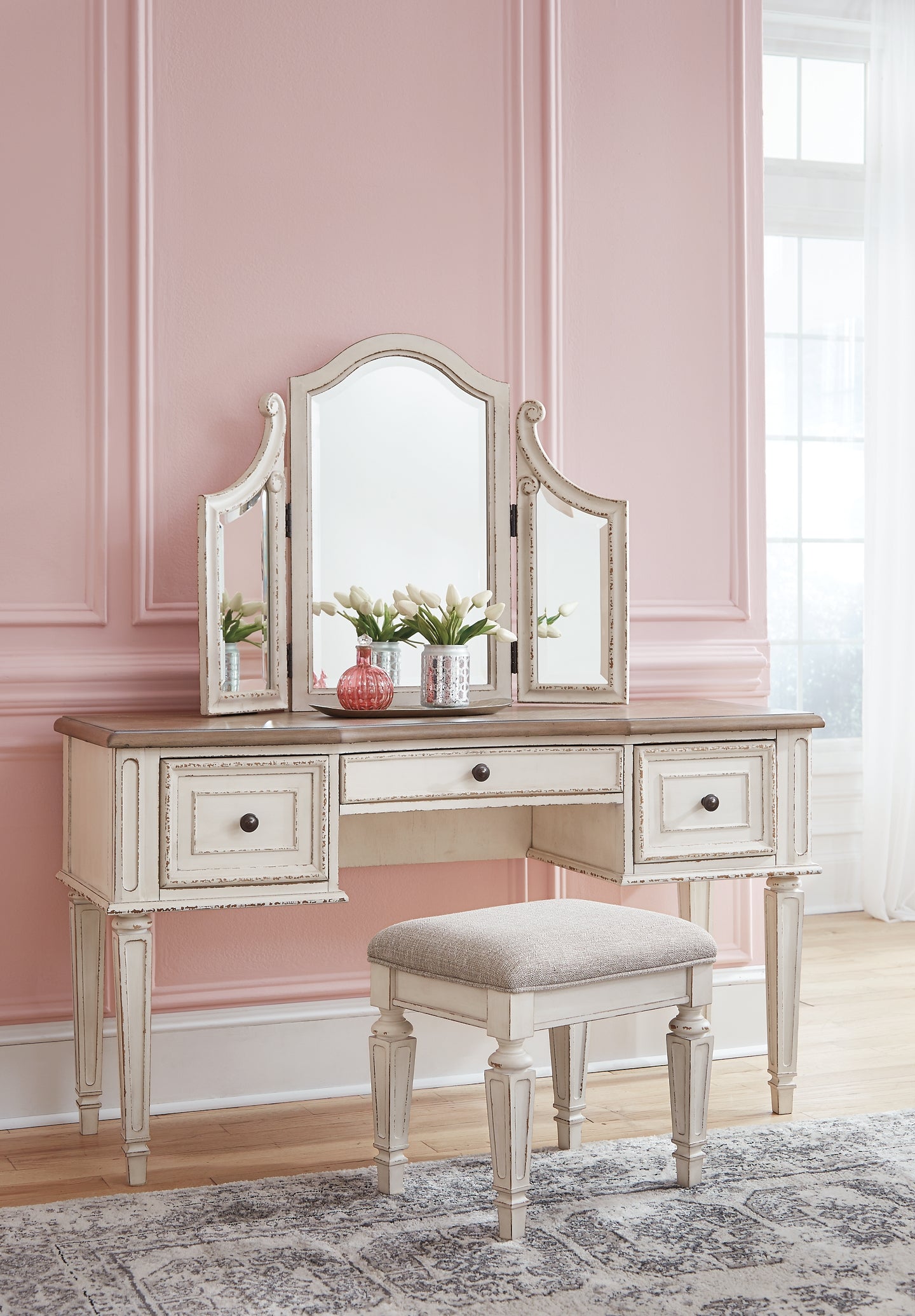 Realyn Vanity/Mirror/Stool (3/CN)