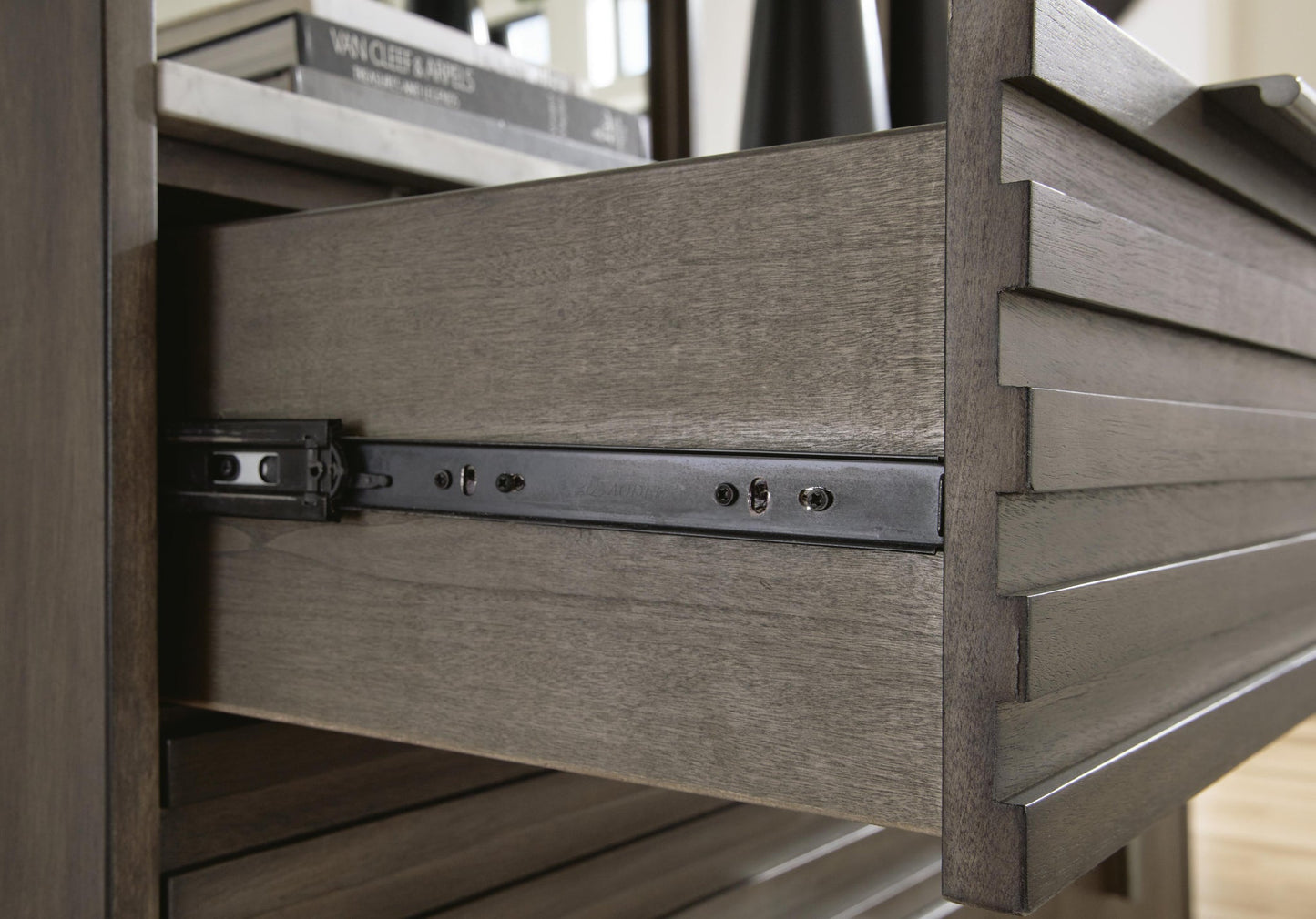 Arkenton King Panel Bed with Mirrored Dresser