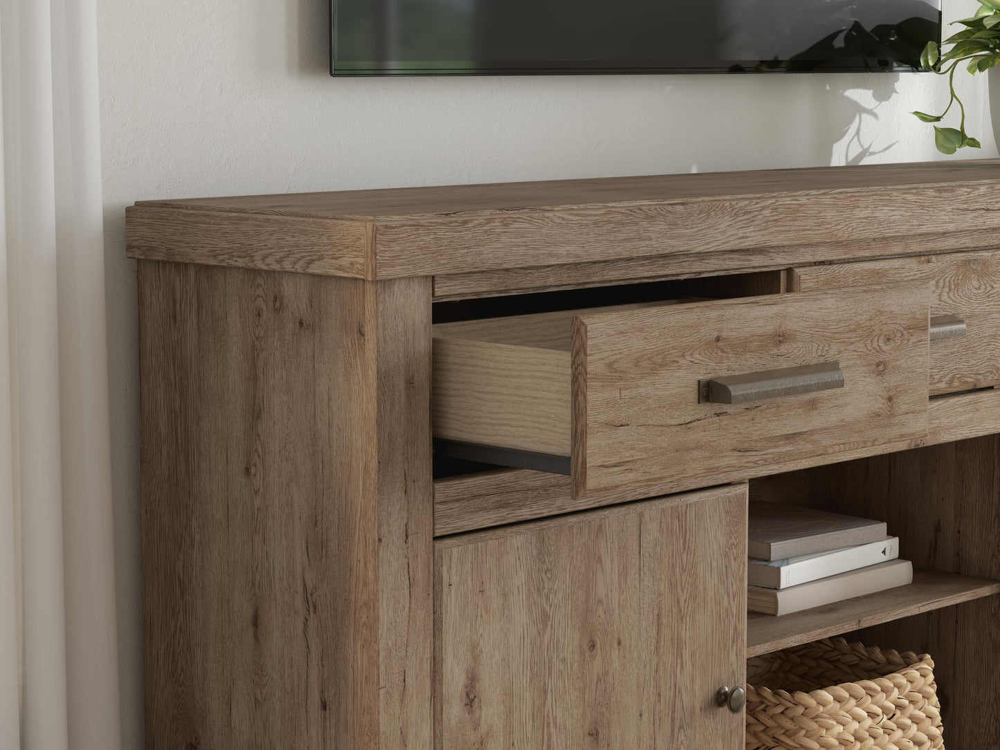 Garistyn XL TV Stand w/Fireplace Option