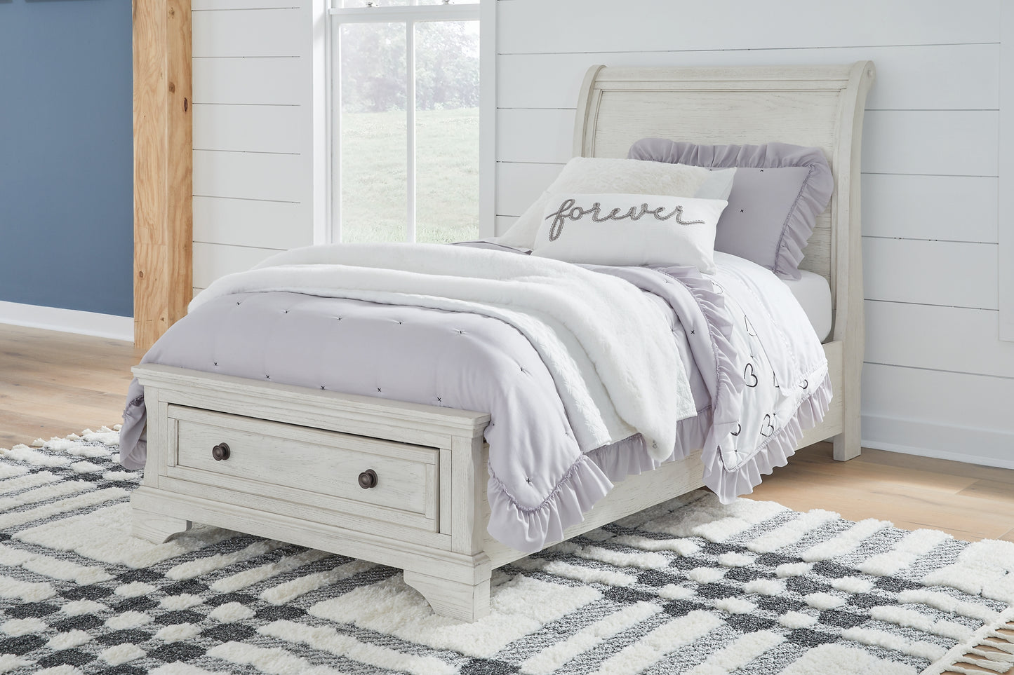 Robbinsdale  Sleigh Bed With Storage